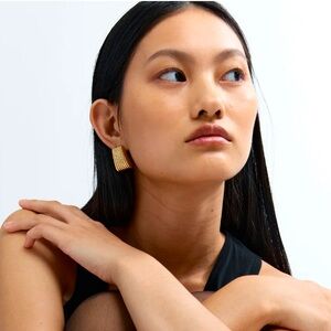 Heaven Mayhem Ribbed gold earrings